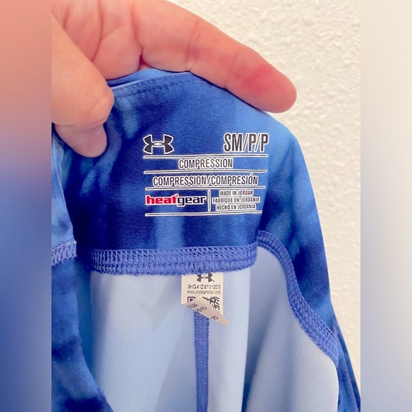 Women’s Under Armour Heatgear Blue Camo Workout Compression Capris Small Petite - Picture 4 of 6